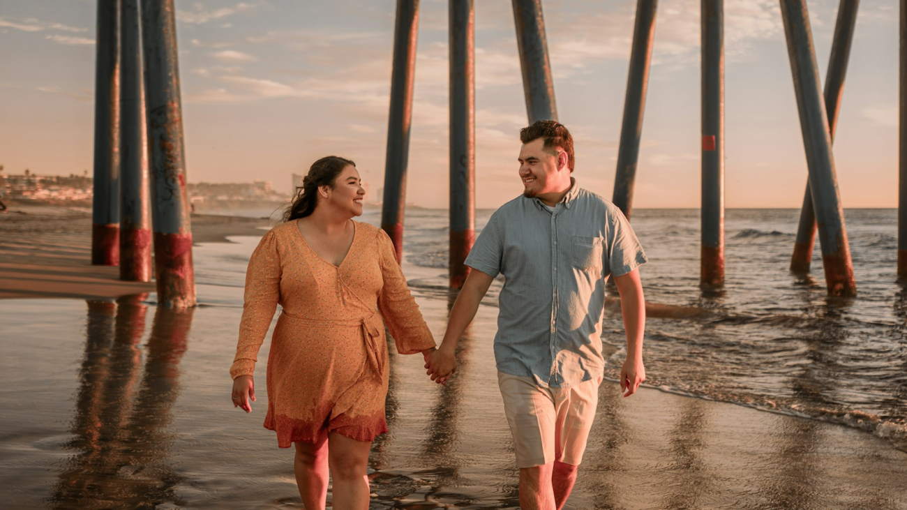 A couple walking on the beach holding hands, Sayulita for couples